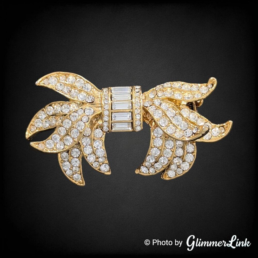 Vintage Bow Ribbon Pave Round Baguette Rhinestones Gold Tone Brooch Pin
